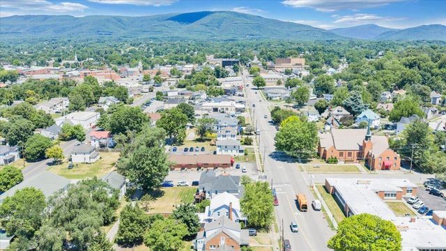507 S College AVE, Salem, VA 24153