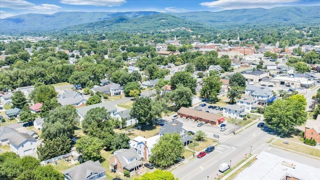507 S College AVE, Salem, VA 24153