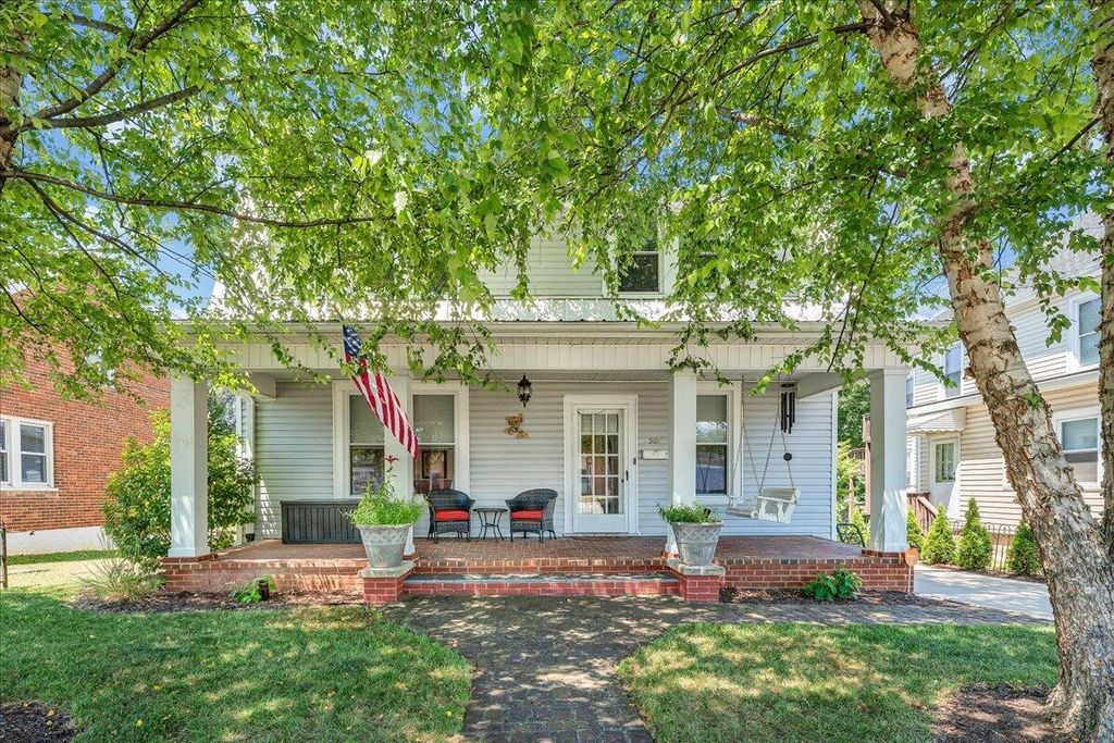 507 S College AVE, Salem, VA 24153
