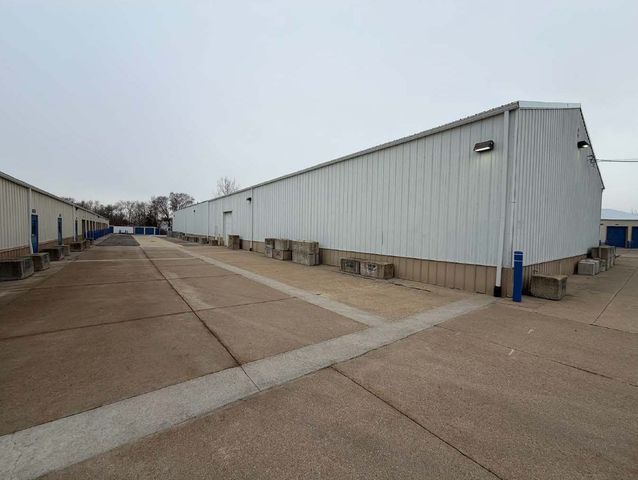 842 W 76th Street, Davenport, IA 52806