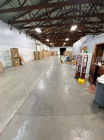 842 W 76th Street, Davenport, IA 52806