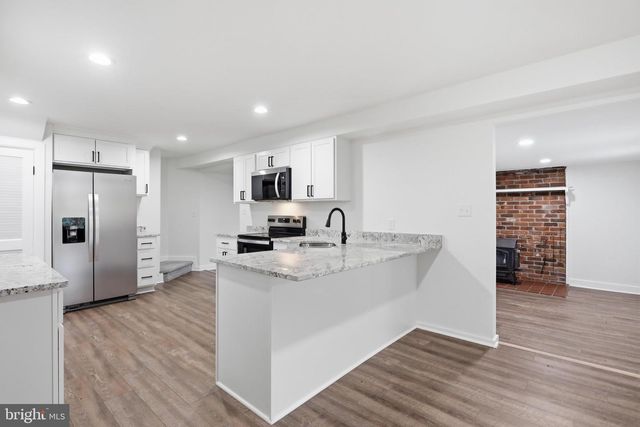 382 MISSION RD, Harpers Ferry, WV 25425