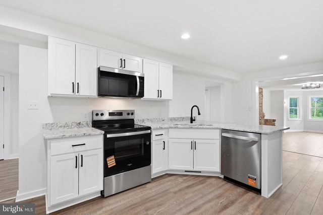 382 MISSION RD, Harpers Ferry, WV 25425