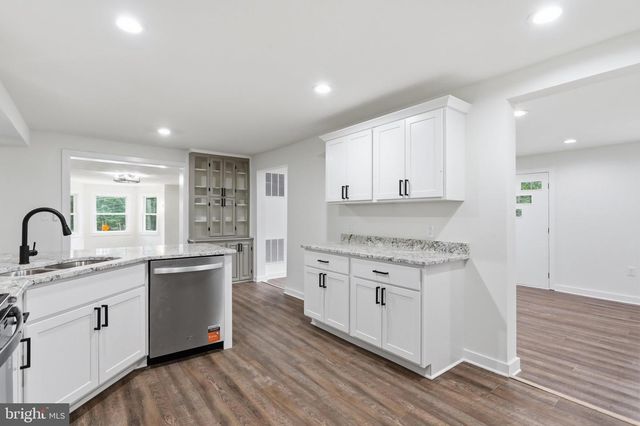 382 MISSION RD, Harpers Ferry, WV 25425