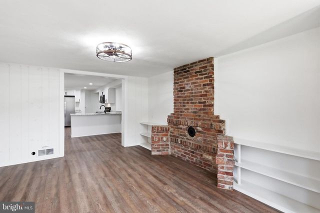 382 MISSION RD, Harpers Ferry, WV 25425