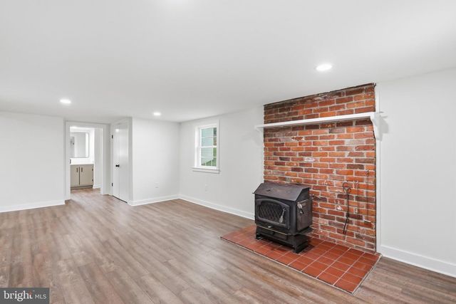 382 MISSION RD, Harpers Ferry, WV 25425