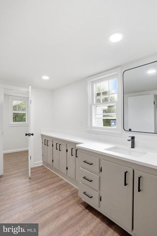 382 MISSION RD, Harpers Ferry, WV 25425