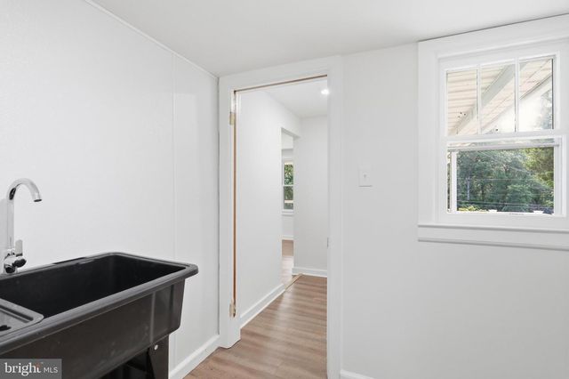 382 MISSION RD, Harpers Ferry, WV 25425