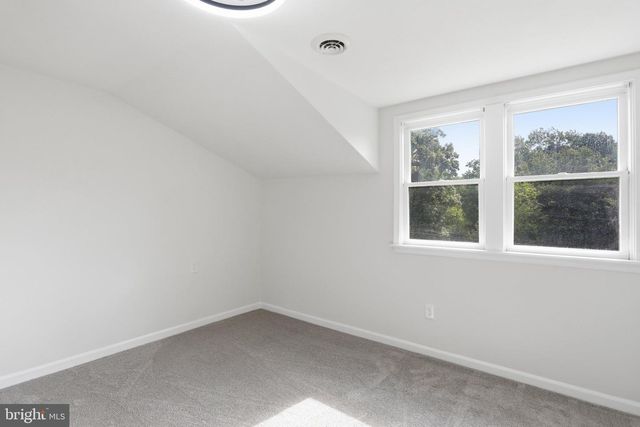 382 MISSION RD, Harpers Ferry, WV 25425