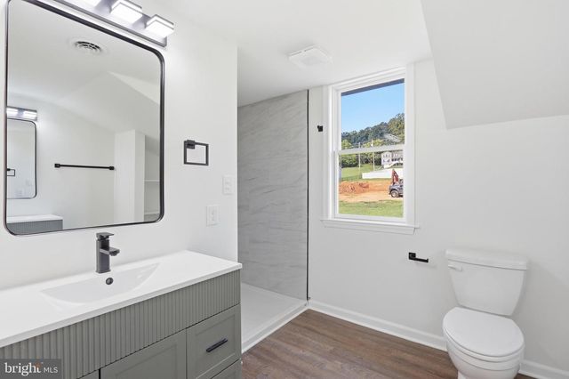 382 MISSION RD, Harpers Ferry, WV 25425