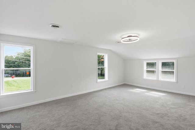 382 MISSION RD, Harpers Ferry, WV 25425