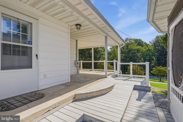 382 MISSION RD, Harpers Ferry, WV 25425