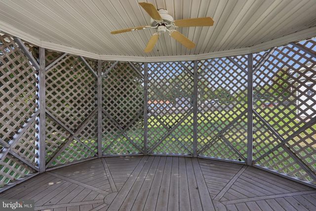 382 MISSION RD, Harpers Ferry, WV 25425