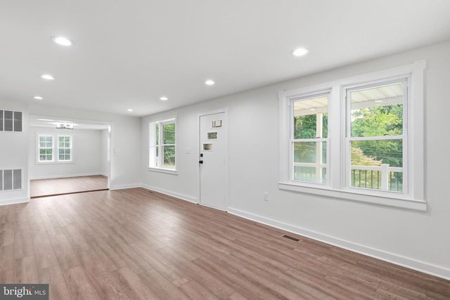 382 MISSION RD, Harpers Ferry, WV 25425
