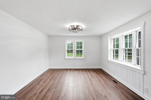 382 MISSION RD, Harpers Ferry, WV 25425