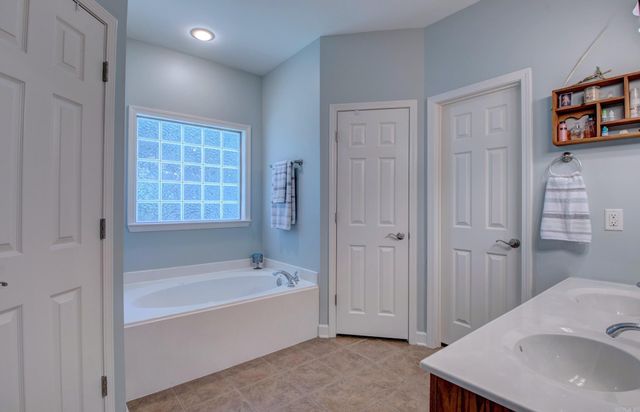3816 Legacy Village Dr., Benton, AR 72015