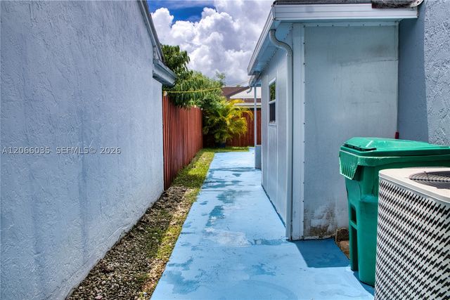 14348 SW 103rd St, Miami, FL 33186