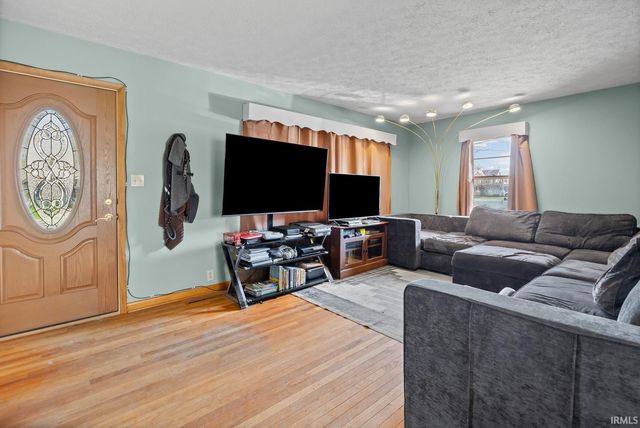 312 Debbie Lane, Williamsport, IN 47993