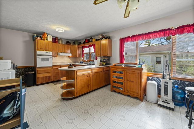 312 Debbie Lane, Williamsport, IN 47993