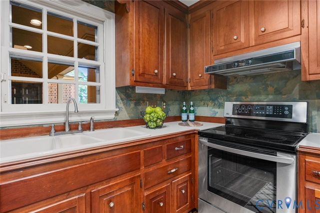 1217 Rothesay Cir, Richmond, VA 23221