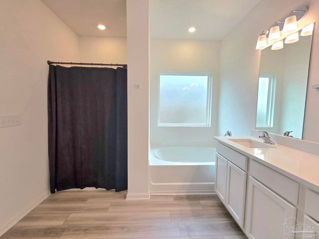 6621 Sun Tree Cir, Pensacola, FL 32526