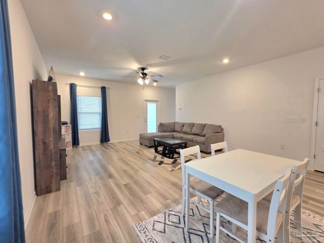 6621 Sun Tree Cir, Pensacola, FL 32526