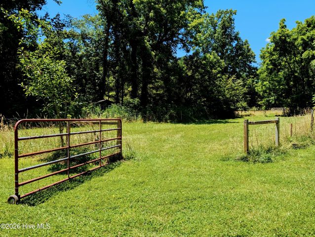 169 E Vineyard Road, Hayesville, NC 28904