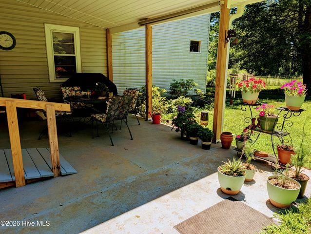 169 E Vineyard Road, Hayesville, NC 28904
