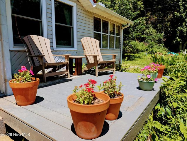 169 E Vineyard Road, Hayesville, NC 28904