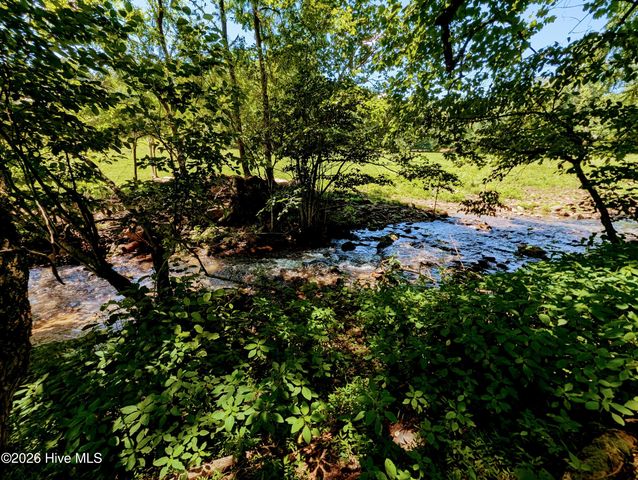 169 E Vineyard Road, Hayesville, NC 28904
