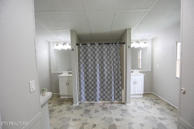 641 W Fork Rd, Loudon, TN 37774