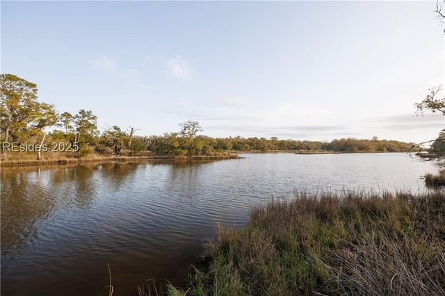 16 Vista Blvd W, St Helena Island, SC 29920
