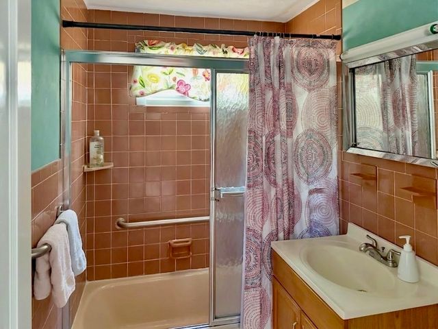 6 Atwood St, Wakefield, MA 01880