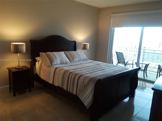 1801 S Ocean Dr PH33, Hallandale Beach, FL 33009