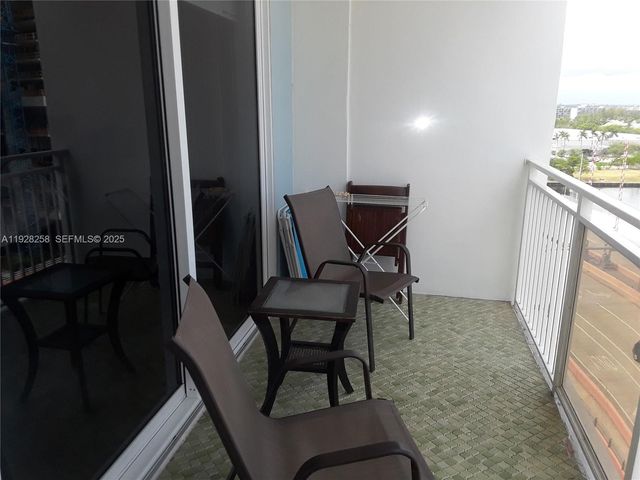 1801 S Ocean Dr PH33, Hallandale Beach, FL 33009