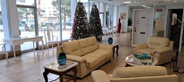 1801 S Ocean Dr PH33, Hallandale Beach, FL 33009