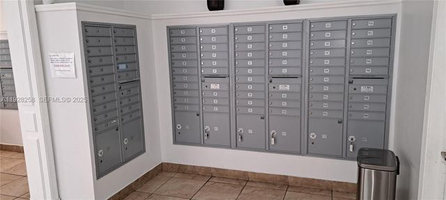 1801 S Ocean Dr PH33, Hallandale Beach, FL 33009