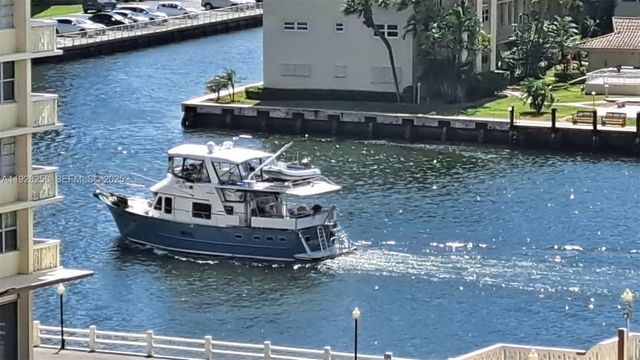 1801 S Ocean Dr PH33, Hallandale Beach, FL 33009