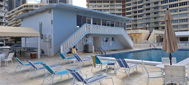 1801 S Ocean Dr PH33, Hallandale Beach, FL 33009