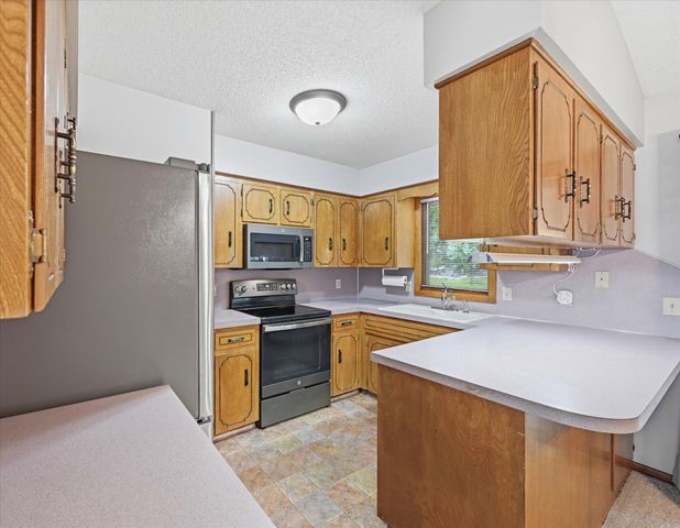 1129 ARBOR RIDGE Drive, Council Bluffs, IA 51503