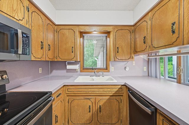 1129 ARBOR RIDGE Drive, Council Bluffs, IA 51503