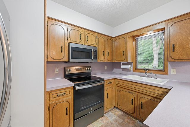 1129 ARBOR RIDGE Drive, Council Bluffs, IA 51503