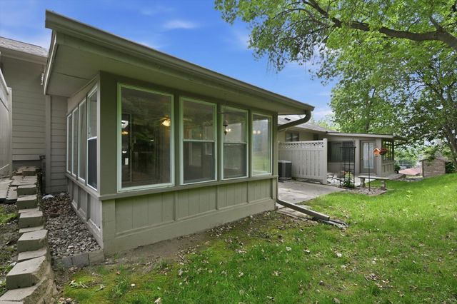 1129 ARBOR RIDGE Drive, Council Bluffs, IA 51503