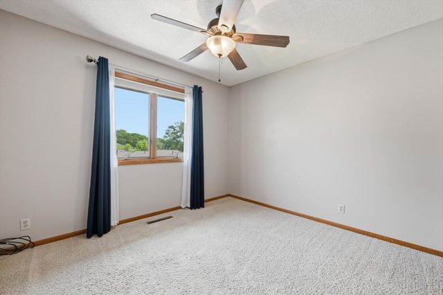 1129 ARBOR RIDGE Drive, Council Bluffs, IA 51503
