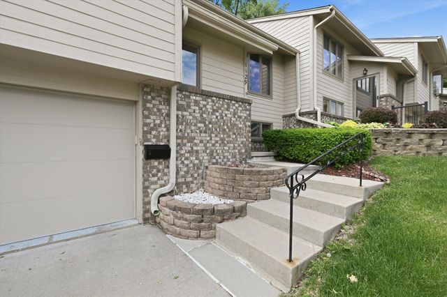 1129 ARBOR RIDGE Drive, Council Bluffs, IA 51503