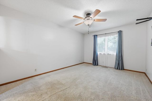 1129 ARBOR RIDGE Drive, Council Bluffs, IA 51503
