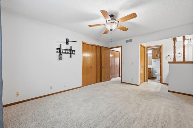 1129 ARBOR RIDGE Drive, Council Bluffs, IA 51503