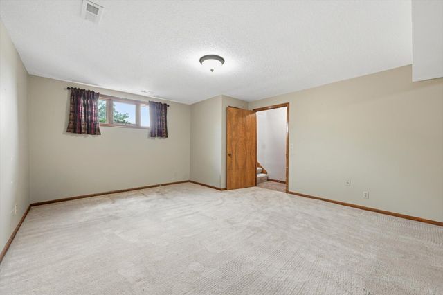 1129 ARBOR RIDGE Drive, Council Bluffs, IA 51503