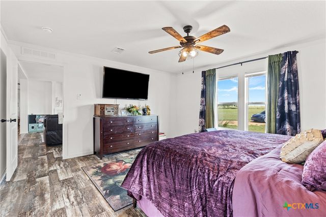 744 E Wiedemann Road, Flatonia, TX 78941