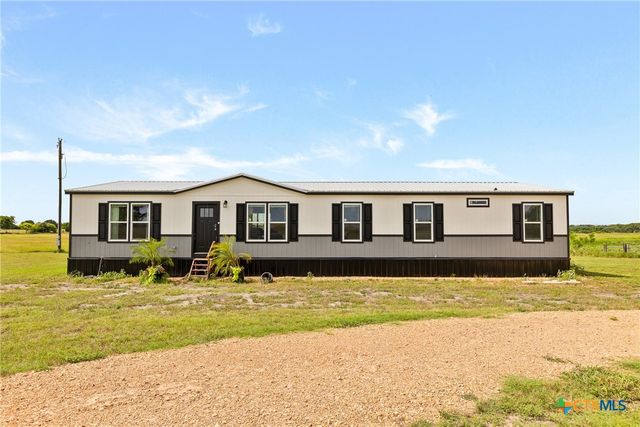 744 E Wiedemann Road, Flatonia, TX 78941